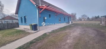 Eladó ház, Monor