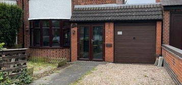 3 bed semi-detached house to rent