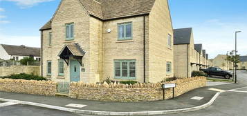 4 bed detached house for sale