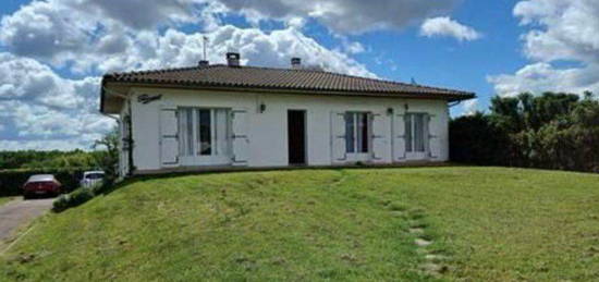 Belle maison d’environ 100m2, au calme avec un beau jardin