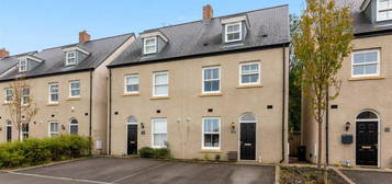 4 bedroom town house for sale