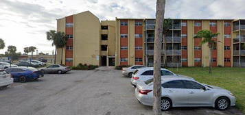 3600 NW 21st St Apt 114, Lauderdale Lakes, FL 33311