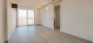 Piso en venta en Carrer Cot, Ajuntament-Maragall