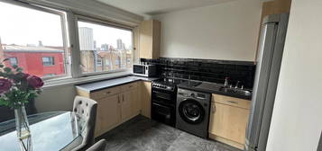 Duplex to rent in Sidney Street, London E1