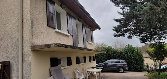 Maison  de 110m²  utile sur 1 150m²  de terrain paysagé, piscinable, aménageable et constructible