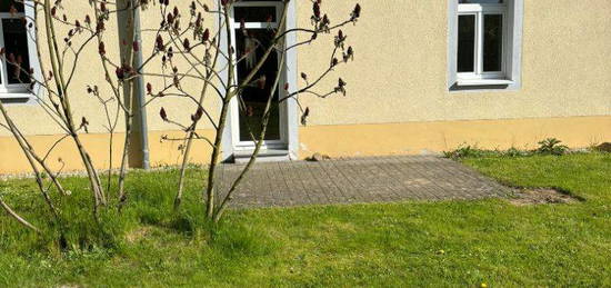 neu Renovierte 2 ,5 Zimmerwohnung in Böhrigen