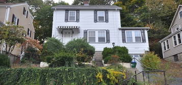 37 Hastings Ln, Medford, MA 02155