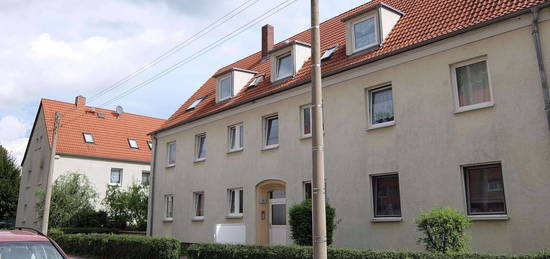 Böhlen - kleine 3-Raum-DG-Wohnung mit günstiger Raumaufteilung, EBK  und Tageslichtbad