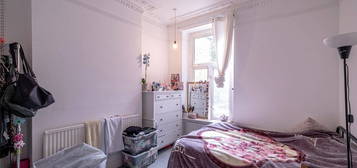 Studio to rent in Mercers Road, Islington, London N19