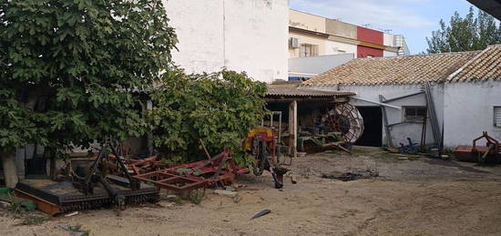 Chalet adosado en venta en calle Pio XII