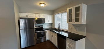 1711 13th St SW #303, Calgary, AB T2T 3P5