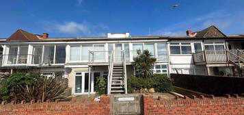 Flat to rent in Channel View, Bexhill-On-Sea TN40