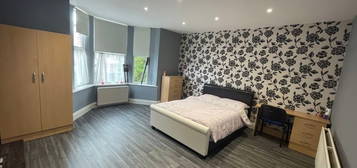 2 bed flat to rent