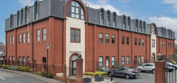 Flat for sale in Warwick Road, Solihull, West Midlands B92