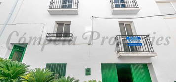 Chalet adosado en venta en calle Concepcion, 3