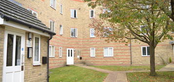 Flat for sale in Rookes Crescent, Chelmsford CM1