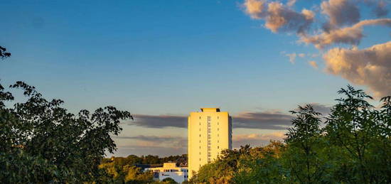 Top Wohnlage - 2-Raum-Wohnung direkt am Schlossteich