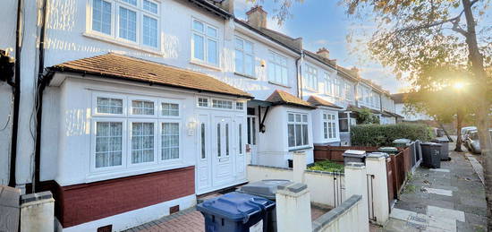 Terraced house to rent in Falkland Avenue, London N11