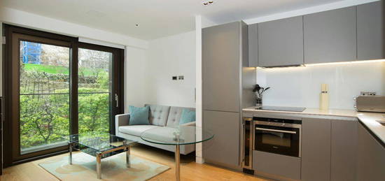 Studio to rent in Roman House, Wood Street, Barbican EC2Y