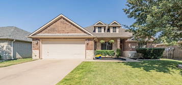 10532 Bear Creek Trl, Fort Worth, TX 76244