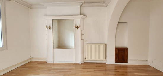 Appartement  à louer, 2 pièces, 1 chambre, 62 m²