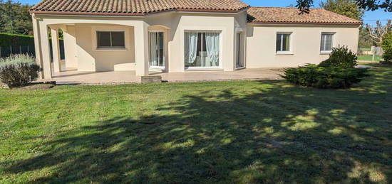 Villa plain-pied 5 pièces 120 m²