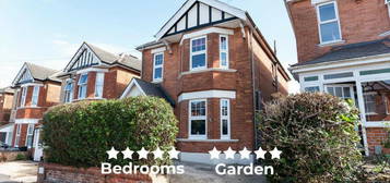 5 bedroom detached house