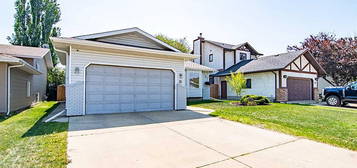 35 N Eldridge Cres, Red Deer, AB T4R 2C9