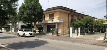 Casa o villa all'asta in viale Europa, 102