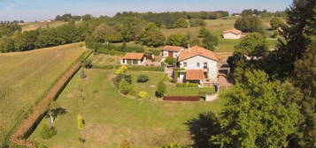 Magnifique Résidence d’Architecte, Vue, Dépendances, Environnement Calme – Charente