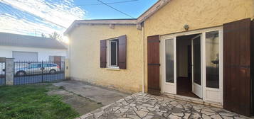 Maison de plain-pied  à vendre, 6 pièces, 3 chambres, 100 m²