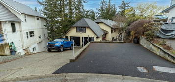 2055 Lion Ct, Abbotsford, BC V3G 1G3