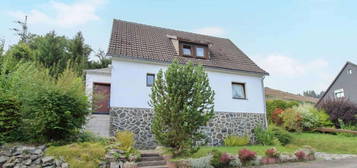 Ferienhaus in Niedersfeld/Winterberg am Hillebachsee mit 2 Wohneinheiten