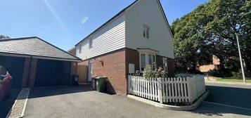 4 bed detached house to rent