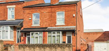 End terrace house to rent in Harley Street, Nottingham NG7