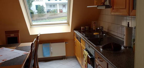 Schöne geräumige 4- Zimmer Maisonettewohnung mit Blick aufs Grün