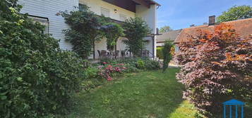 ZEHNERVIERTEL - Ein- bis Zweifamilienhaus mit schön angelegtem Garten