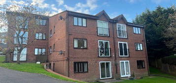 Flat to rent in Woodmill Lane, Southampton SO18