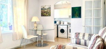 2 bed flat to rent