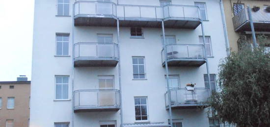 Ländlich gelegene 2-Raum-Wohnung mit Balkon in MD-Lemsdorf