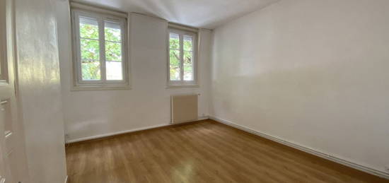 Appartement  à louer, 3 pièces, 2 chambres, 56 m²