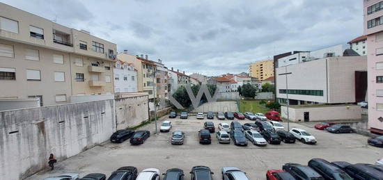 Excelente T3 na Quinta D. João - a poucos minutos a pé da Universidade