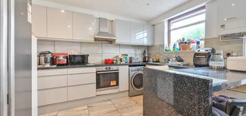 3 bed semi-detached house for sale