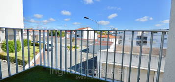 Appartement T2 de 41 m² avec balcon et place de parking en ple