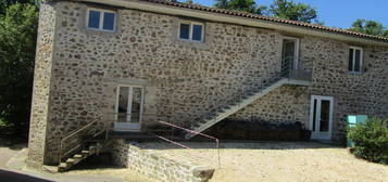 Charmant appartement à la campagne - St Estèphe (24360)