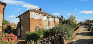 Maisonette to rent in Shepperton Road, Petts Wood, Orpington BR5