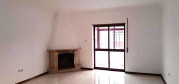 Apartamento T3 - Bustos - Rua Manuel Vieira