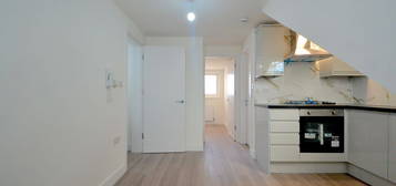 Flat to rent in Junction Road, London N19