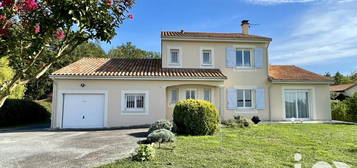 Maison traditionnelle  à vendre, 5 pièces, 4 chambres, 118 m²