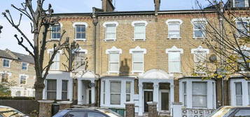 2 bedroom ground floor flat for sale